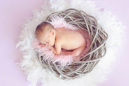 新生儿，怎样睡觉更健康？